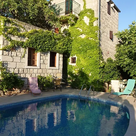 Kastil Mit Privatem Pool By Interhome Tatil Evi *