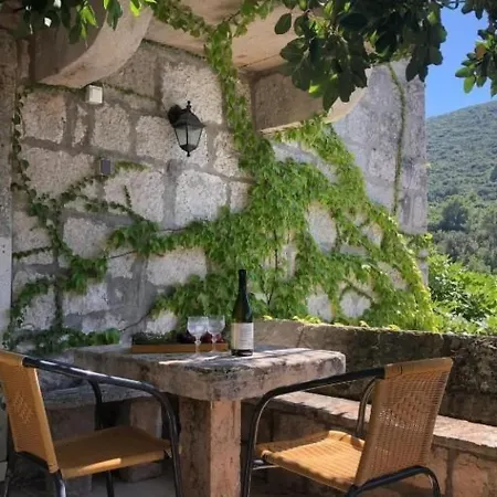 Kastil Mit Privatem Pool By Interhome