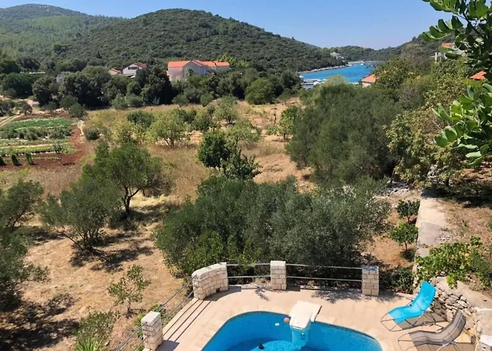 Kastil Mit Privatem Pool By Interhome *