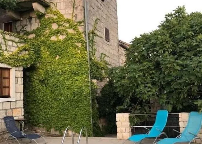 Kastil Mit Privatem Pool By Interhome