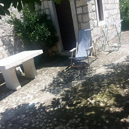 Hébergement de vacances Kastil Mit Privatem Pool By Interhome Korčula