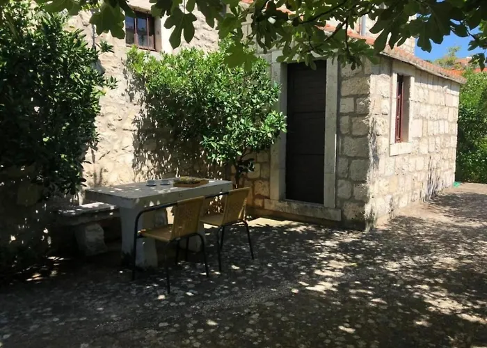 Kastil Mit Privatem Pool By Interhome Hébergement de vacances *