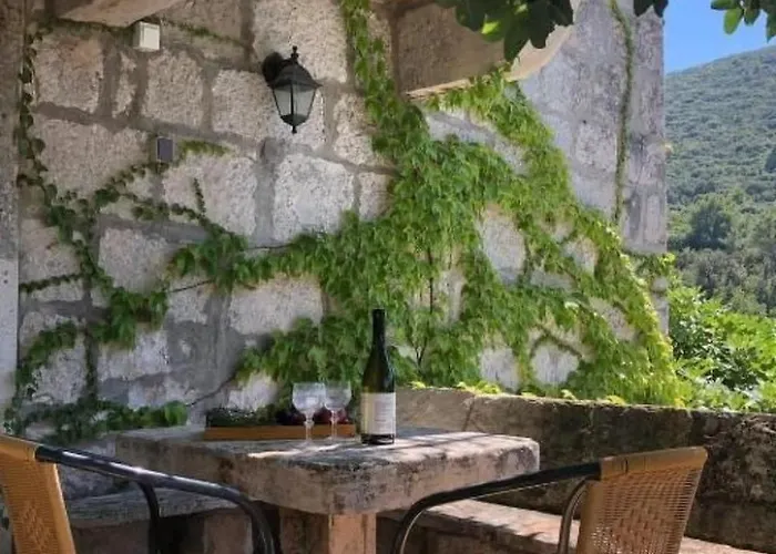 Kastil Mit Privatem Pool By Interhome